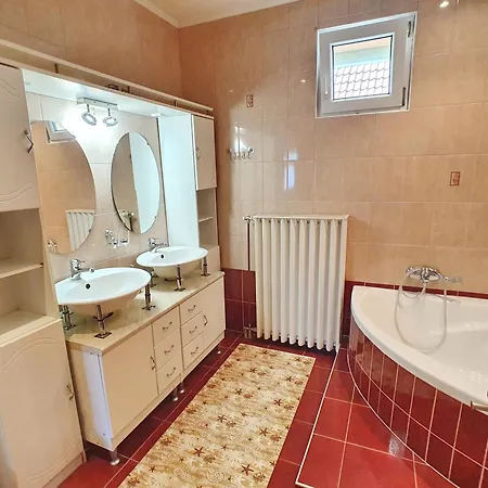 No 68 House Tuende With Covered Swimming Pool Holiday home Balatongyorok