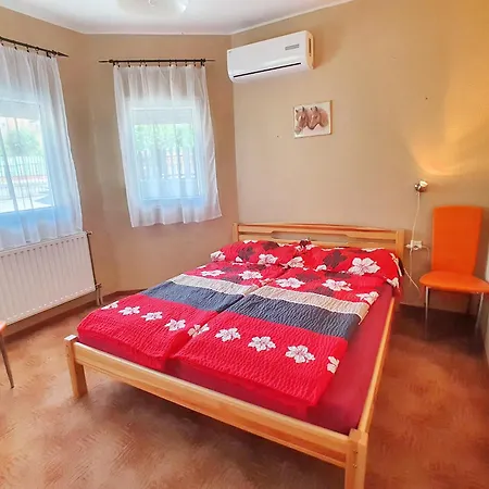 Дом отдыха No 68 House Tuende With Covered Swimming Pool *