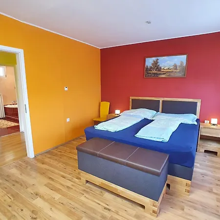 Дом отдыха No 68 House Tuende With Covered Swimming Pool