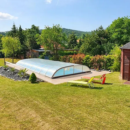 No 68 House Tuende With Covered Swimming Pool Дом отдыха