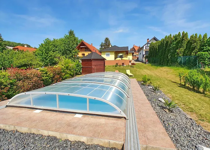 No 68 House Tuende With Covered Swimming Pool