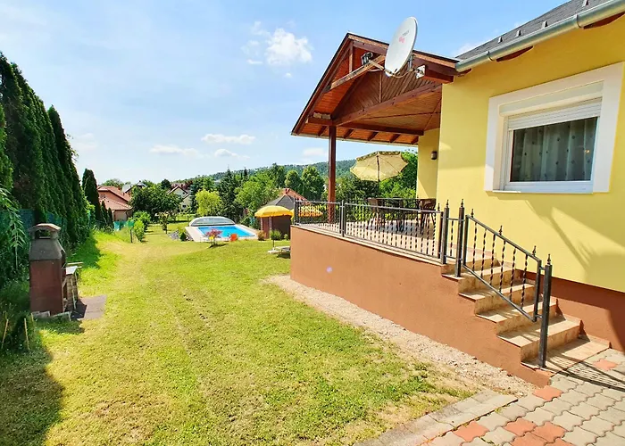 No 68 House Tuende With Covered Swimming Pool *
